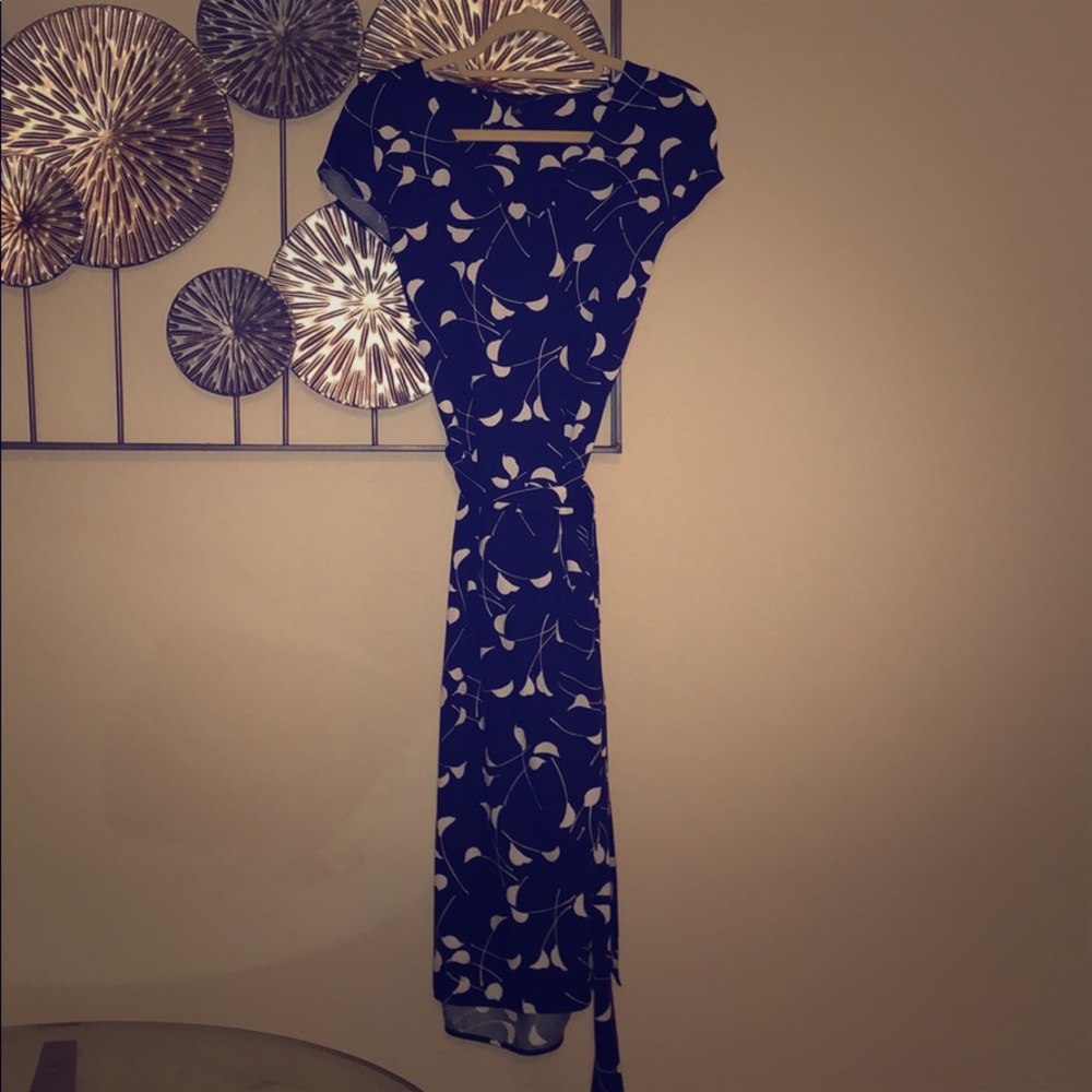Anne Taylor navy print dress with tie back & slit